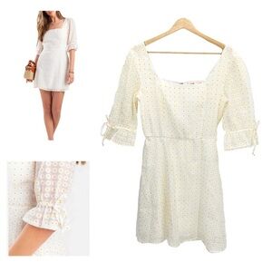 Francesca’s White Daisy Print Square Neck Ruffle Sleeves Soft Mini Dress Small